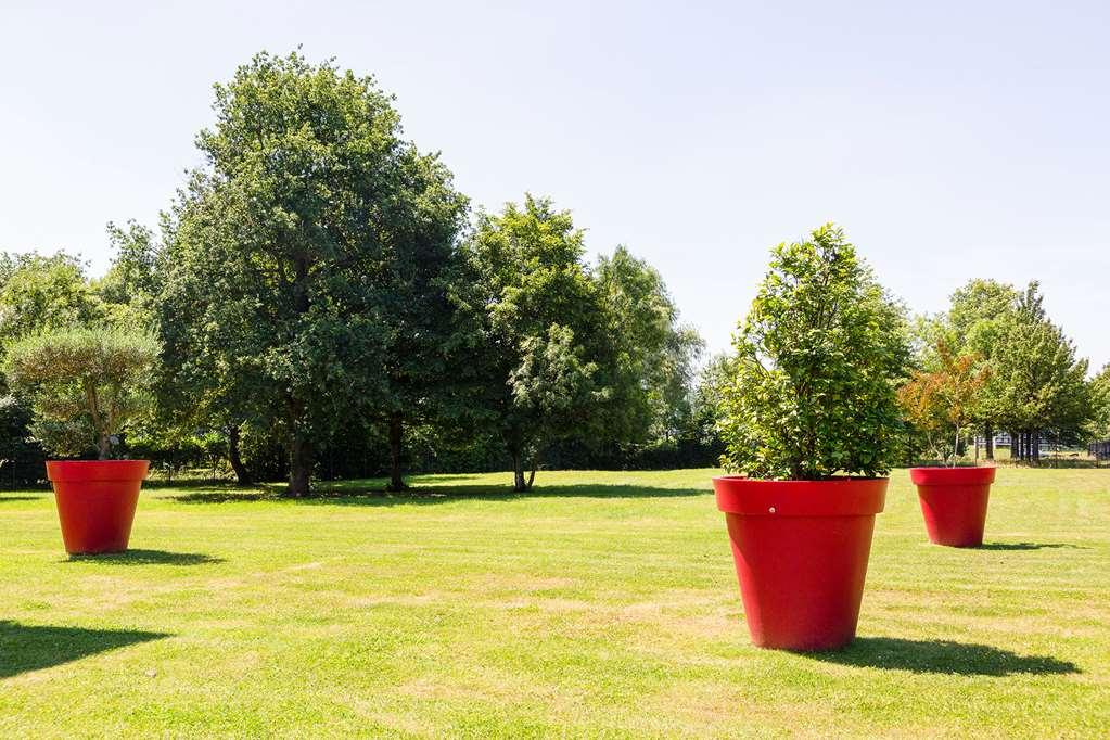 The Originals Boutique Hotel Saint James, Montaigu-Vendee, Nantes Sud Buitenkant foto