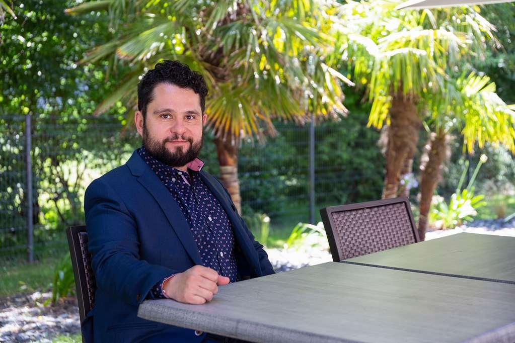The Originals Boutique Hotel Restaurant Saint James, Montaigu-Vendee Buitenkant foto