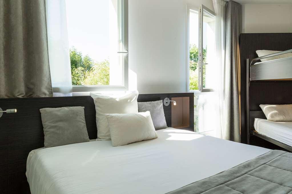 The Originals Boutique Hotel Restaurant Saint James, Montaigu-Vendee Kamer foto
