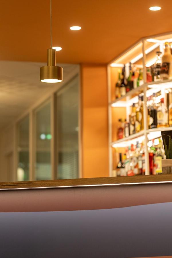 The Originals Boutique Hotel Restaurant Saint James, Montaigu-Vendee Buitenkant foto